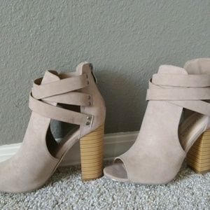 Size 6 new open toe booties